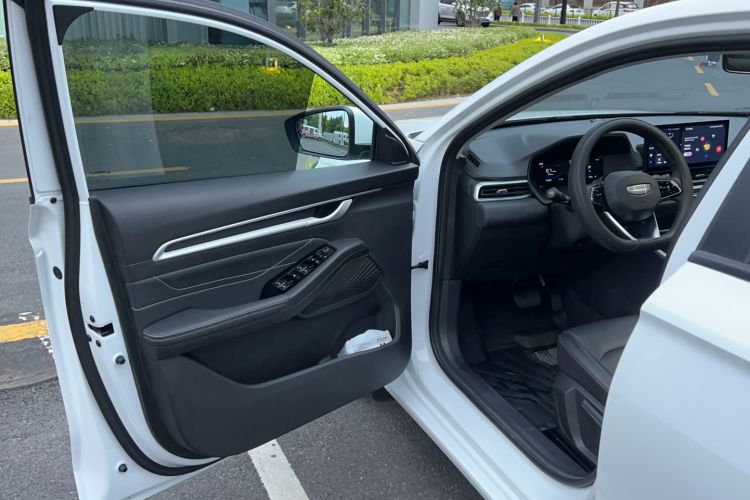Used Geely Auto Emgrand 2026 Model 4th Generation 4 Millionth Anniversary Edition 1.5L CVT Overdrive Edition Driver Seat