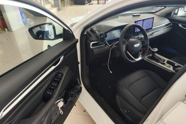 Used Geely Auto Emgrand 2026 Model 4th Generation 4 Millionth Anniversary Edition 1.5L CVT Feiyue Edition Driver Seat