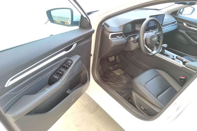 Used Geely Auto Emgrand 2026 Model 4th Generation 4 Millionth Anniversary Edition 1.5L CVT Feiyue Edition Driver Seat