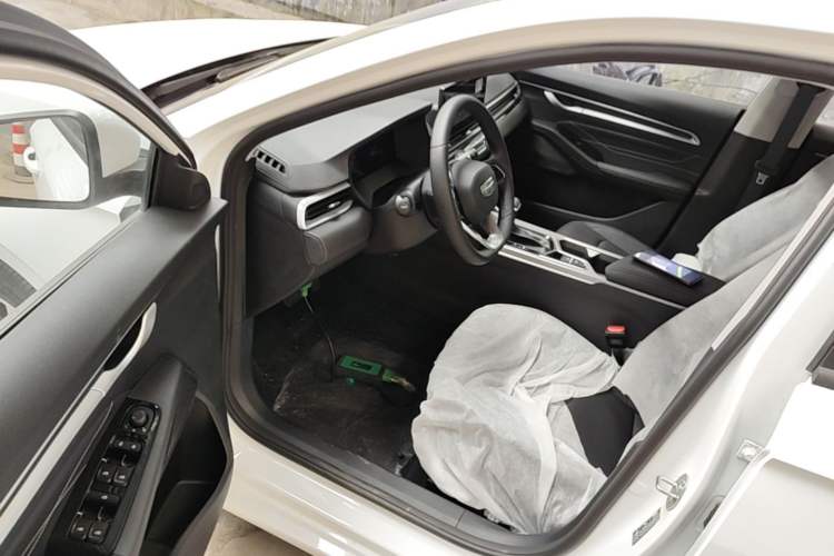 Used Geely Auto Emgrand 2026 Model 4th Generation 4 Millionth Anniversary Edition 1.5L CVT Overdrive Edition Driver Seat