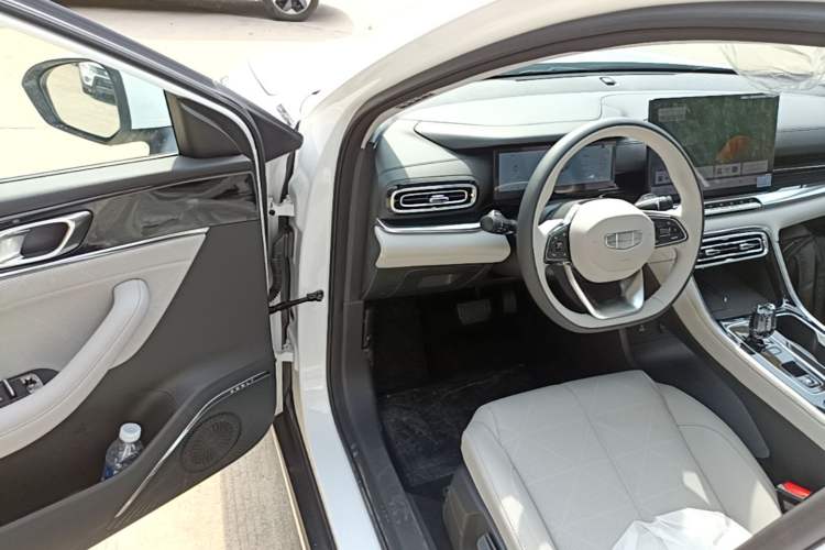 Used Geely Auto Emgrand 2026 Model 5th Generation 1.5T DCT Prestige Edition Driver Seat