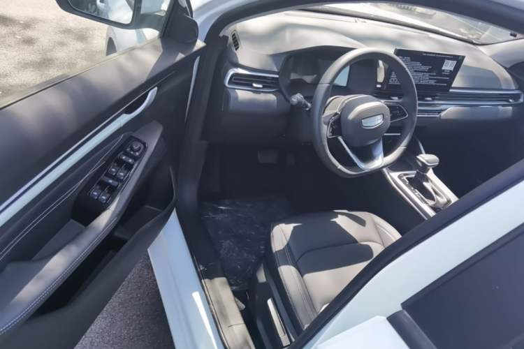 Used Geely Auto Emgrand 2026 Model 4th Generation 4 Millionth Anniversary Edition 1.5L CVT Overdrive Edition Driver Seat