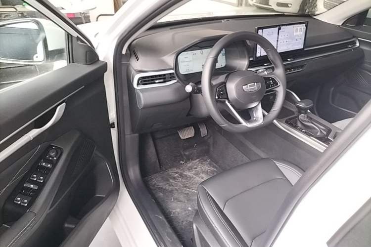Used Geely Auto Emgrand 2026 Model 4th Generation 4 Millionth Anniversary Edition 1.5L CVT Feiyue Edition Driver Seat