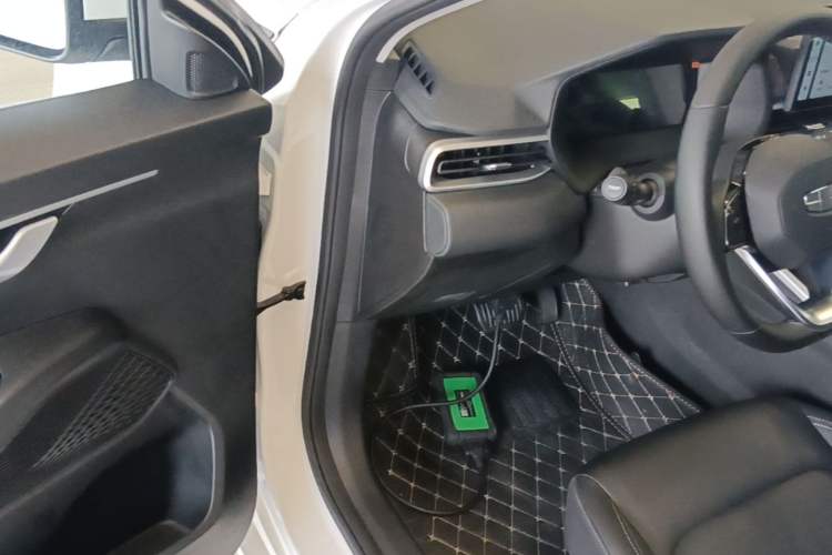 Used Geely Auto Emgrand 2026 Model 4th Generation 4 Millionth Anniversary Edition 1.5L CVT Overdrive Edition Driver Seat