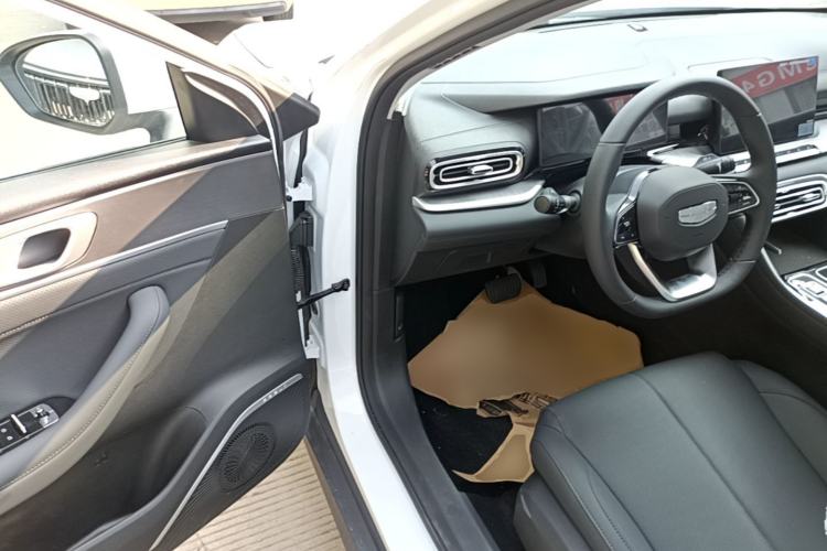 Used Geely Auto Emgrand 2026 Model 5th Generation 1.5L CVT Luxury Edition Driver Seat