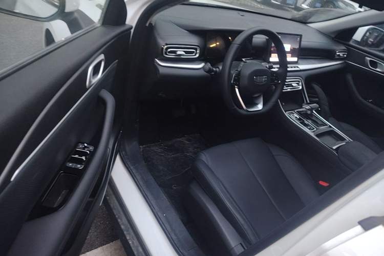 Used Geely Auto Emgrand 2026 Model 5th Generation 1.5L CVT Luxury Edition Driver Seat