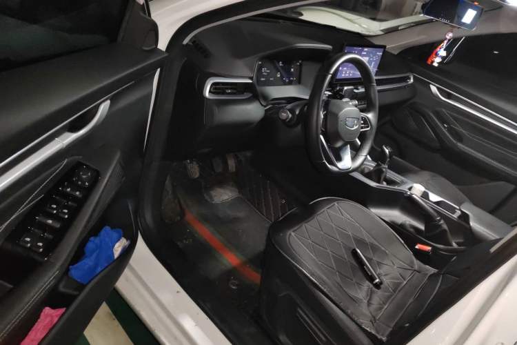 Used Geely Auto Emgrand 2026 Model 4th Generation 4 Millionth Anniversary Edition 1.5L Manual Overdrive Edition Driver Seat