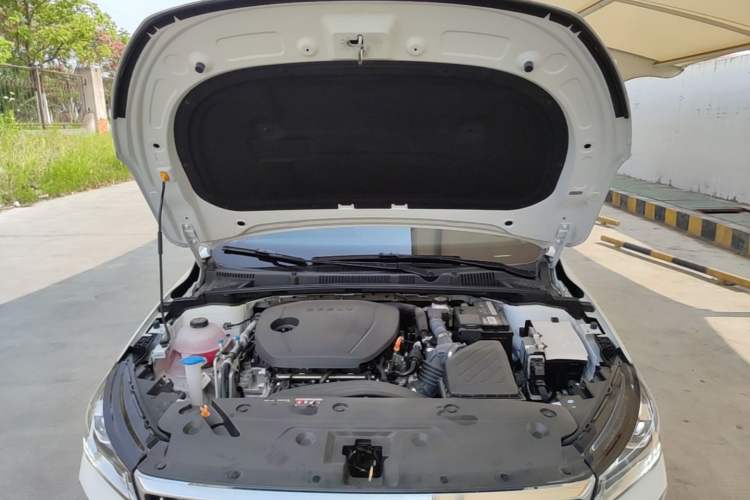 Used Geely Auto Emgrand 2026 Model 4th Generation 4 Millionth Anniversary Edition 1.5L CVT Feiyue Edition Engine Bay