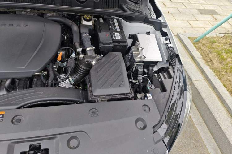 Used Geely Auto Emgrand 2026 Model 4th Generation 4 Millionth Anniversary Edition 1.5L CVT Overdrive Edition Engine Bay Left