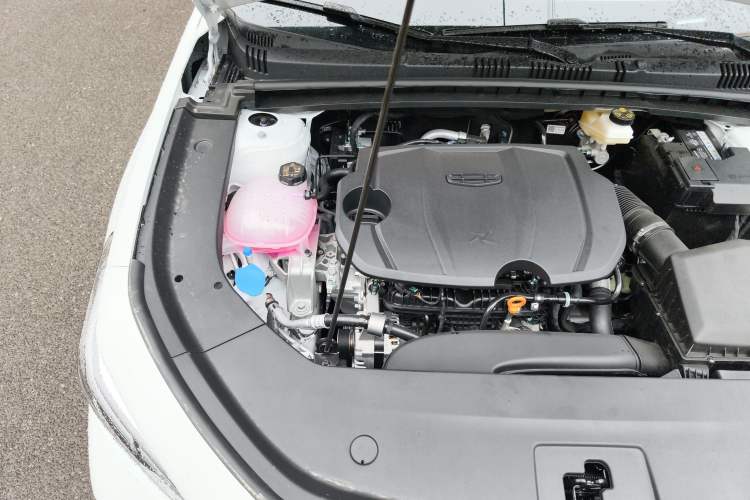 Used Geely Auto Emgrand 2026 Model 5th Generation 1.5T DCT Prestige Edition Engine Bay Right