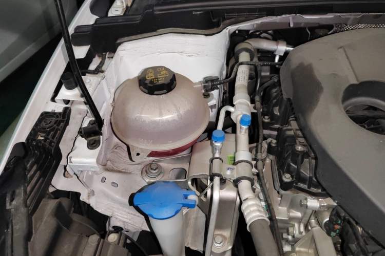 Used Geely Auto Emgrand 2026 Model 4th Generation 4 Millionth Anniversary Edition 1.5L Manual Overdrive Edition Engine Bay Right
