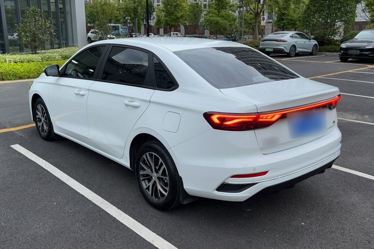 Used Geely Auto Emgrand 2026 Model 4th Generation 4 Millionth Anniversary Edition 1.5L CVT Overdrive Edition Exterior 1