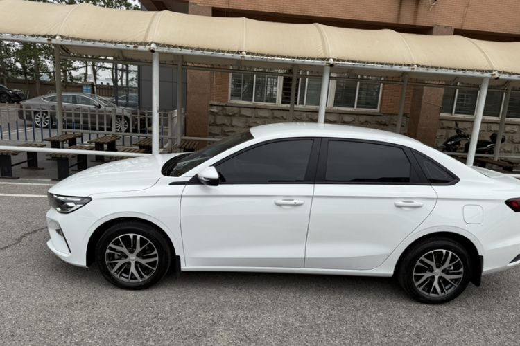 Used Geely Auto Emgrand 2026 Model 4th Generation 4 Millionth Anniversary Model 1.5L CVT Starry Edition Exterior 1