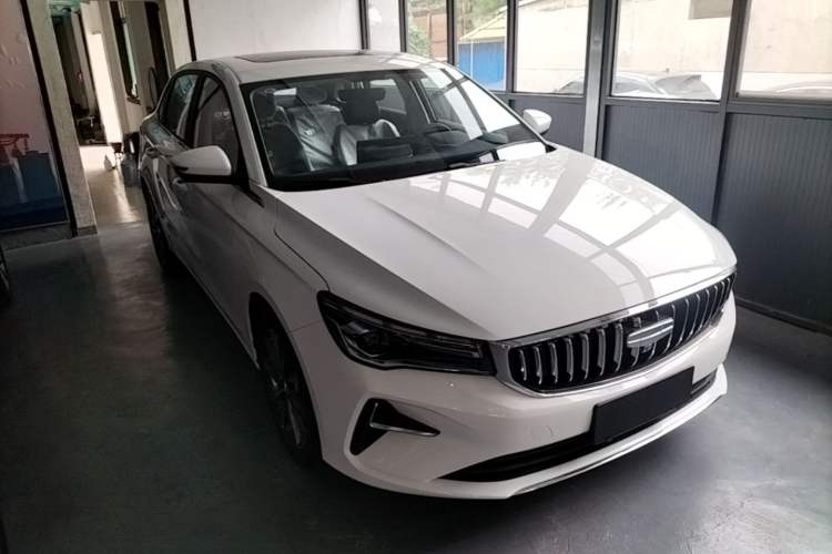 Used Geely Auto Emgrand 2026 Model 4th Generation 4 Millionth Anniversary Edition 1.5L CVT Feiyue Edition Exterior 1