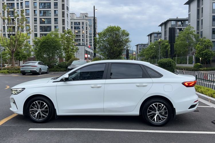 Used Geely Auto Emgrand 2026 Model 4th Generation 4 Millionth Anniversary Edition 1.5L CVT Overdrive Edition Exterior 2