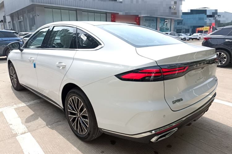 Used Geely Auto Emgrand 2026 Model 5th Generation 1.5T DCT Prestige Edition Exterior 2