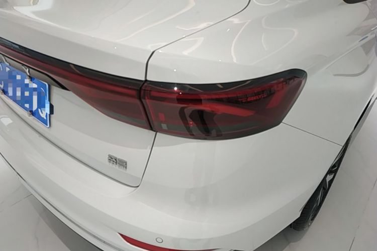 Used Geely Auto Emgrand 2026 Model 4th Generation 4 Millionth Anniversary Edition 1.5L CVT Overdrive Edition Exterior 3