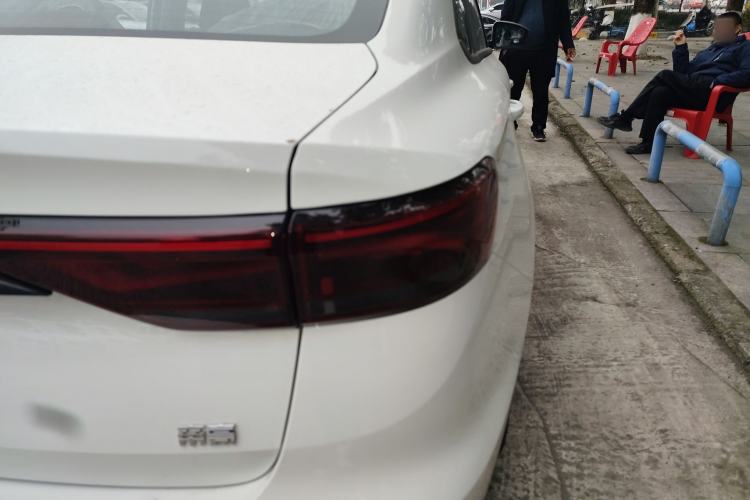 Used Geely Auto Emgrand 2026 Model 4th Generation 4 Millionth Anniversary Edition 1.5L Manual Overdrive Edition Exterior 3