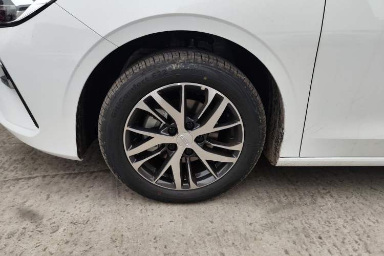 Used Geely Auto Emgrand 2026 Model 4th Generation 4 Millionth Anniversary Edition 1.5L Manual Overdrive Edition Exterior 4