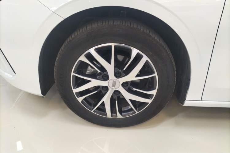 Used Geely Auto Emgrand 2026 Model 4th Generation 4 Millionth Anniversary Edition 1.5L Manual Overdrive Edition Exterior 4