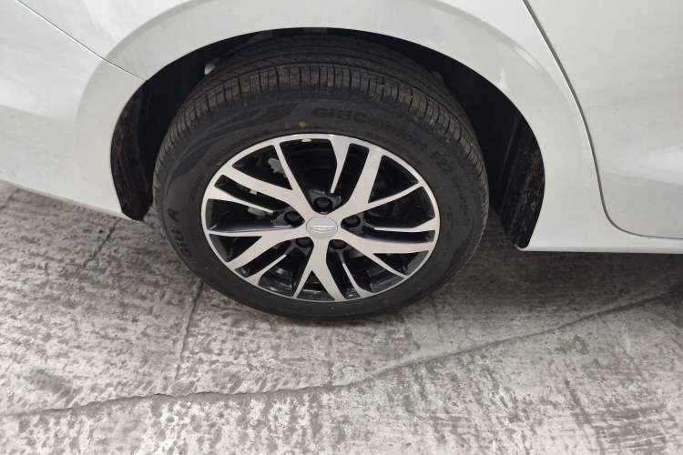 Used Geely Auto Emgrand 2026 Model 4th Generation 4 Millionth Anniversary Edition 1.5L Manual Overdrive Edition Exterior 5