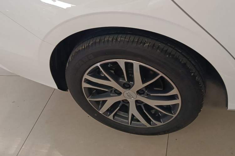 Used Geely Auto Emgrand 2026 Model 4th Generation 4 Millionth Anniversary Edition 1.5L CVT Overdrive Edition Exterior 5