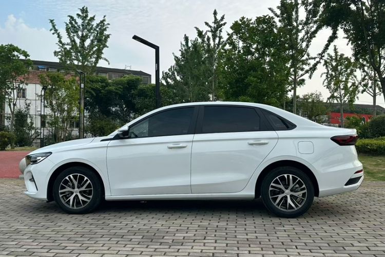 Used Geely Auto Emgrand 2026 Model 4th Generation 4 Millionth Anniversary Edition 1.5L CVT Overdrive Edition Exterior 7
