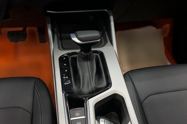 Used Geely Auto Emgrand 2026 Model 4th Generation 4 Millionth Anniversary Edition 1.5L CVT Feiyue Edition Gear Lever