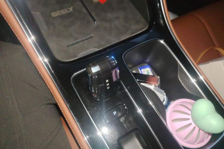 Used Geely Auto Emgrand 2026 Model 5th Generation 1.5T DCT Flagship Edition Gear Lever