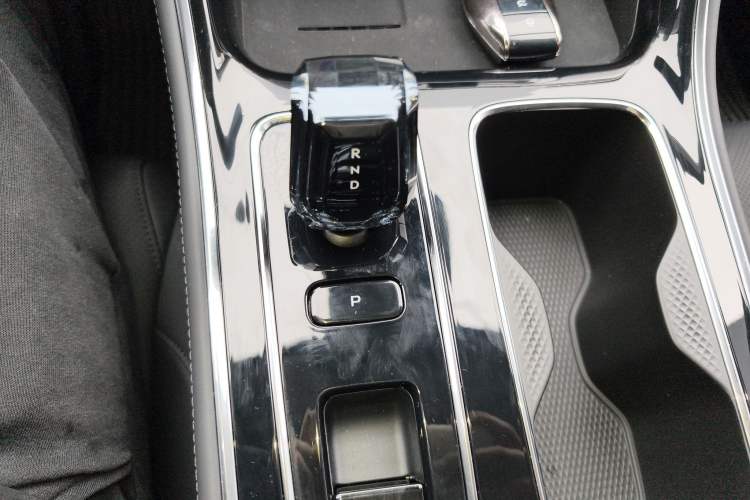 Used Geely Auto Emgrand 2026 Model 5th Generation 1.5T DCT Prestige Edition Gear Lever