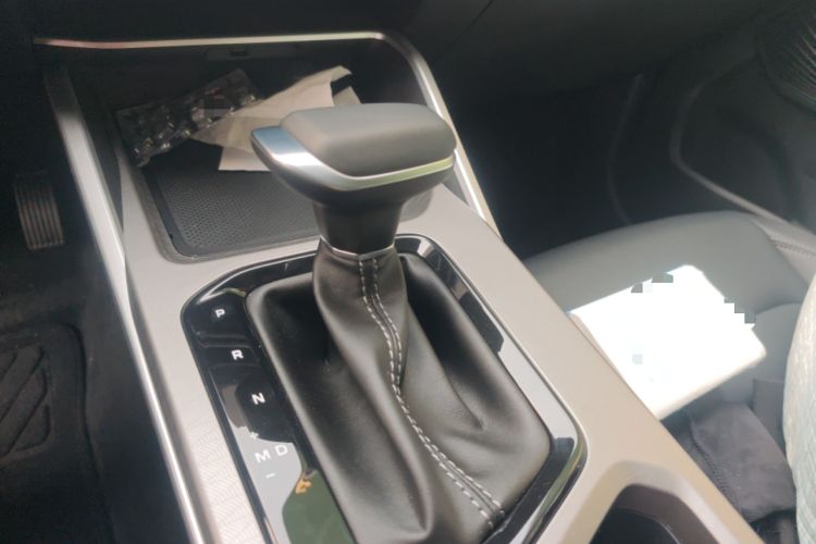 Used Geely Auto Emgrand 2026 Model 4th Generation 4 Millionth Anniversary Edition 1.5L CVT Overdrive Edition Gear Lever