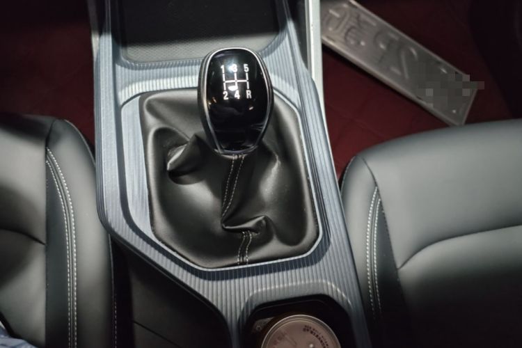Used Geely Auto Emgrand 2026 Model 4th Generation 4 Millionth Anniversary Edition 1.5L Manual Overdrive Edition Gear Lever