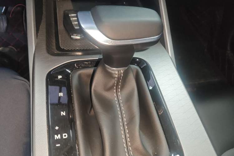 Used Geely Auto Emgrand 2026 Model 4th Generation 4 Millionth Anniversary Edition 1.5L CVT Overdrive Edition Gear Lever