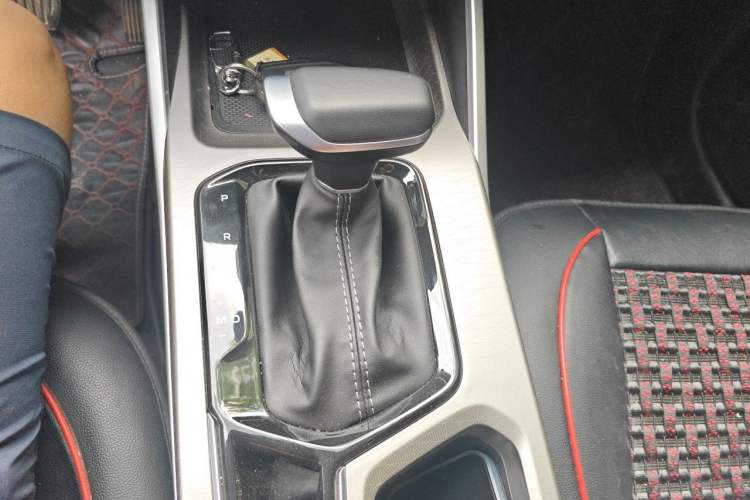 Used Geely Auto Emgrand 2026 Model 4th Generation 4 Millionth Anniversary Model 1.5L CVT Starry Edition Gear Lever