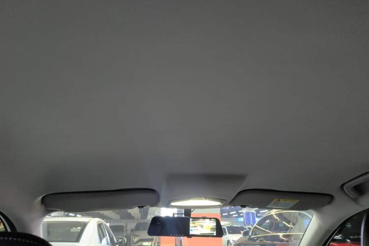 Used Geely Auto Emgrand 2026 Model 4th Generation 4 Millionth Anniversary Edition 1.5L CVT Overdrive Edition Headliner