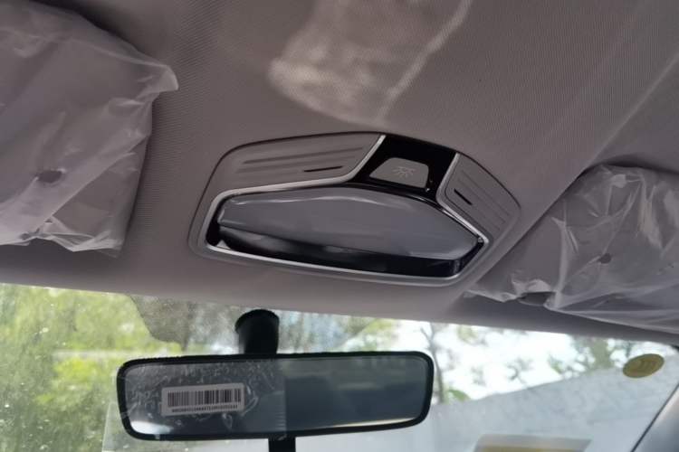 Used Geely Auto Emgrand 2026 Model 4th Generation 4 Millionth Anniversary Edition 1.5L CVT Overdrive Edition Headliner