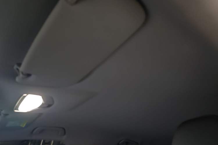 Used Geely Auto Emgrand 2026 Model 4th Generation 4 Millionth Anniversary Edition 1.5L Manual Overdrive Edition Headliner