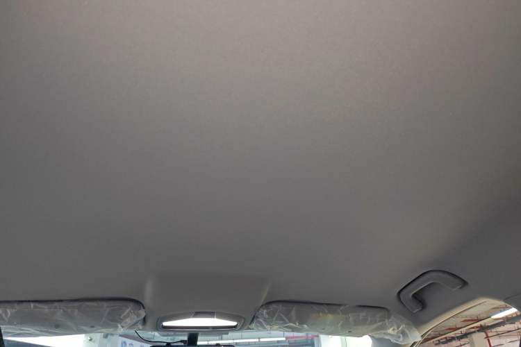 Used Geely Auto Emgrand 2026 Model 4th Generation 4 Millionth Anniversary Edition 1.5L Manual Overdrive Edition Headliner