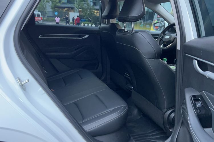 Used Geely Auto Emgrand 2026 Model 4th Generation 4 Millionth Anniversary Edition 1.5L CVT Overdrive Edition Interior 1