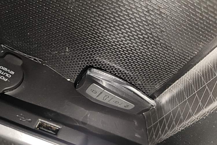 Used Geely Auto Emgrand 2026 Model 4th Generation 4 Millionth Anniversary Edition 1.5L CVT Overdrive Edition Interior 1