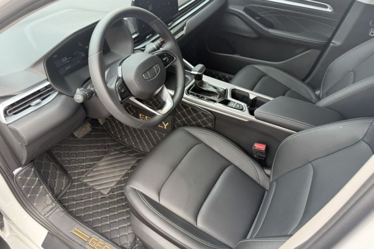 Used Geely Auto Emgrand 2026 Model 4th Generation 4 Millionth Anniversary Model 1.5L CVT Starry Edition Interior 3