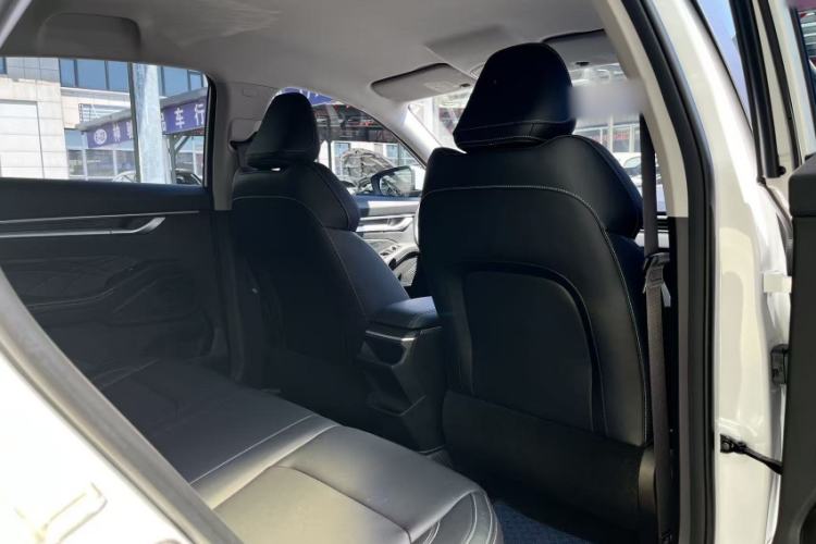 Used Geely Auto Emgrand 2026 Model 4th Generation 4 Millionth Anniversary Model 1.5L CVT Starry Edition Interior 4