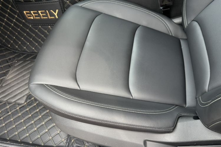 Used Geely Auto Emgrand 2026 Model 4th Generation 4 Millionth Anniversary Model 1.5L CVT Starry Edition Interior 5