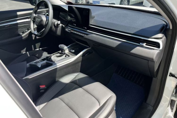 Used Geely Auto Emgrand 2026 Model 4th Generation 4 Millionth Anniversary Model 1.5L CVT Starry Edition Interior 5