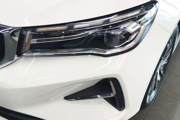 Used Geely Auto Emgrand 2026 Model 4th Generation 4 Millionth Anniversary Edition 1.5L CVT Overdrive Edition Left Front Headlight