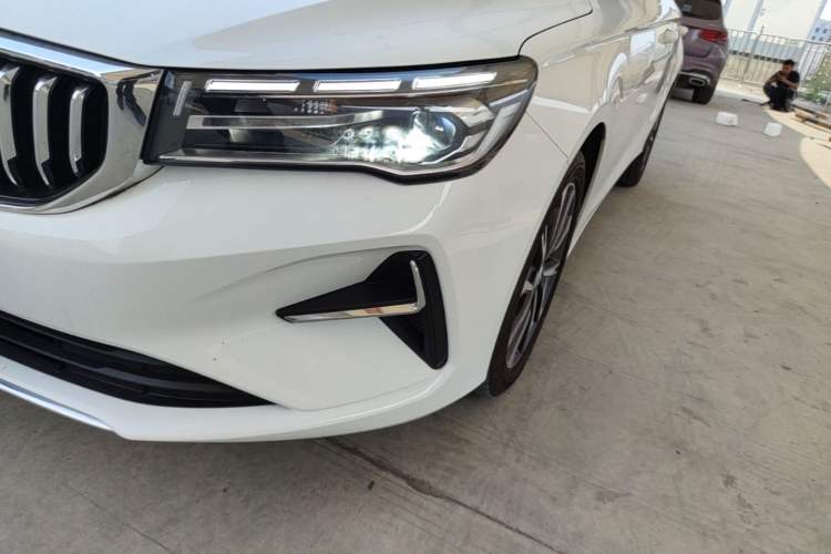 Used Geely Auto Emgrand 2026 Model 4th Generation 4 Millionth Anniversary Edition 1.5L CVT Feiyue Edition Left Front Headlight