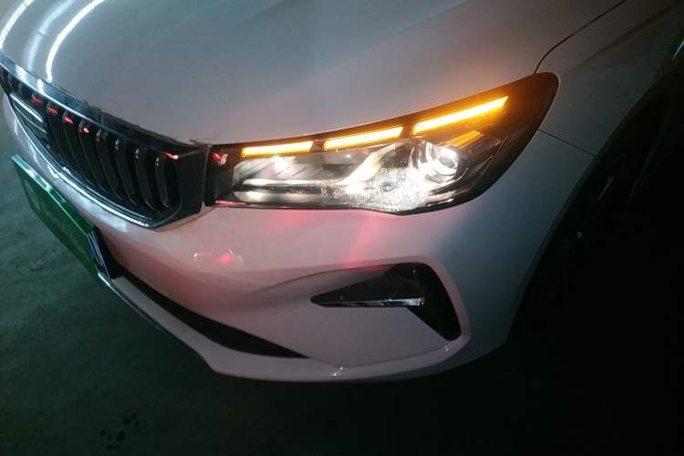 Used Geely Auto Emgrand 2026 Model 4th Generation 4 Millionth Anniversary Edition 1.5L CVT Overdrive Edition Left Front Headlight