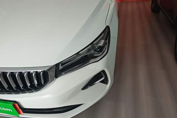 Used Geely Auto Emgrand 2026 Model 4th Generation 4 Millionth Anniversary Edition 1.5L CVT Feiyue Edition Left Front Headlight