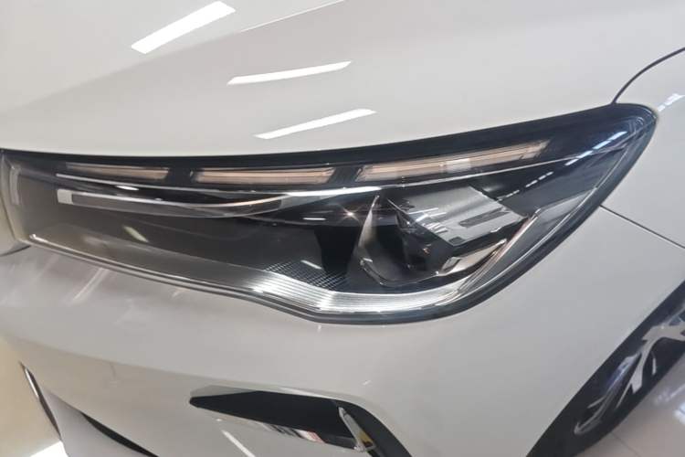 Used Geely Auto Emgrand 2026 Model 4th Generation 4 Millionth Anniversary Edition 1.5L CVT Overdrive Edition Left Front Headlight