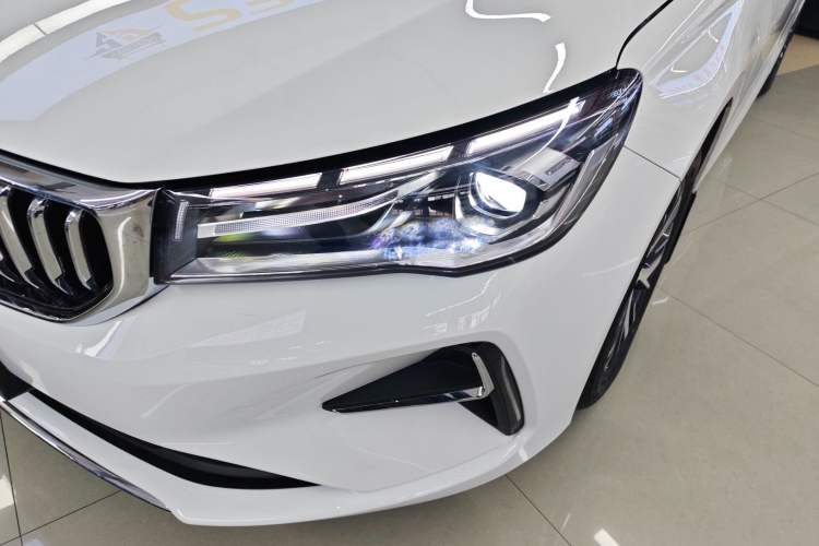 Used Geely Auto Emgrand 2026 Model 4th Generation 4 Millionth Anniversary Edition 1.5L Manual Overdrive Edition Left Front Headlight